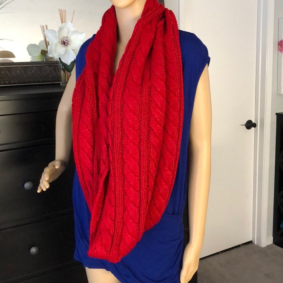 Knitted Infinity Scarf NWT - Picture 3 of 4